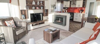 ดาวน์ไทม์ ลอดจ์