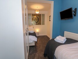 2 bedrooms, individually decorated, individually furnished, free WiFi