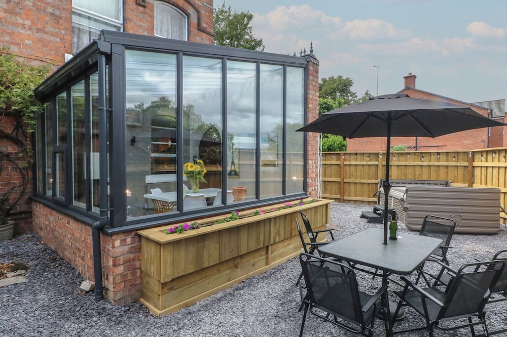 The Nook - Wollerton
