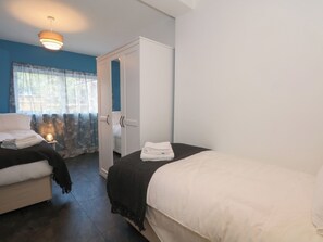 2 bedrooms, individually decorated, individually furnished, free WiFi