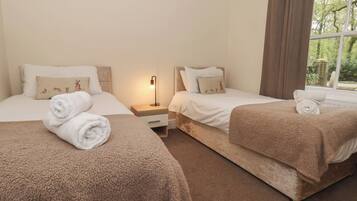 2 bedrooms, individually decorated, individually furnished, free WiFi