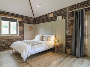 1 Schlafzimmer, individuell dekoriert, individuell eingerichtet