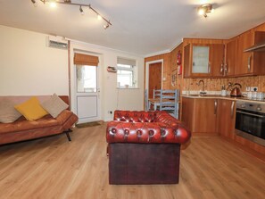 Living area - The Aqua Shack (Newquay)