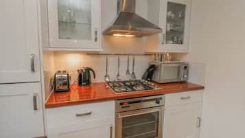 Cookware/dishes/utensils