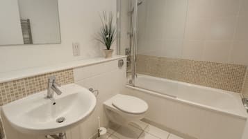 Cottage | Bathroom | Shower