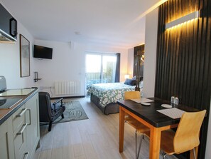 1 Schlafzimmer, individuell dekoriert, individuell eingerichtet