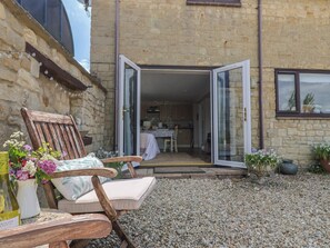 Cottage | Outdoor dining