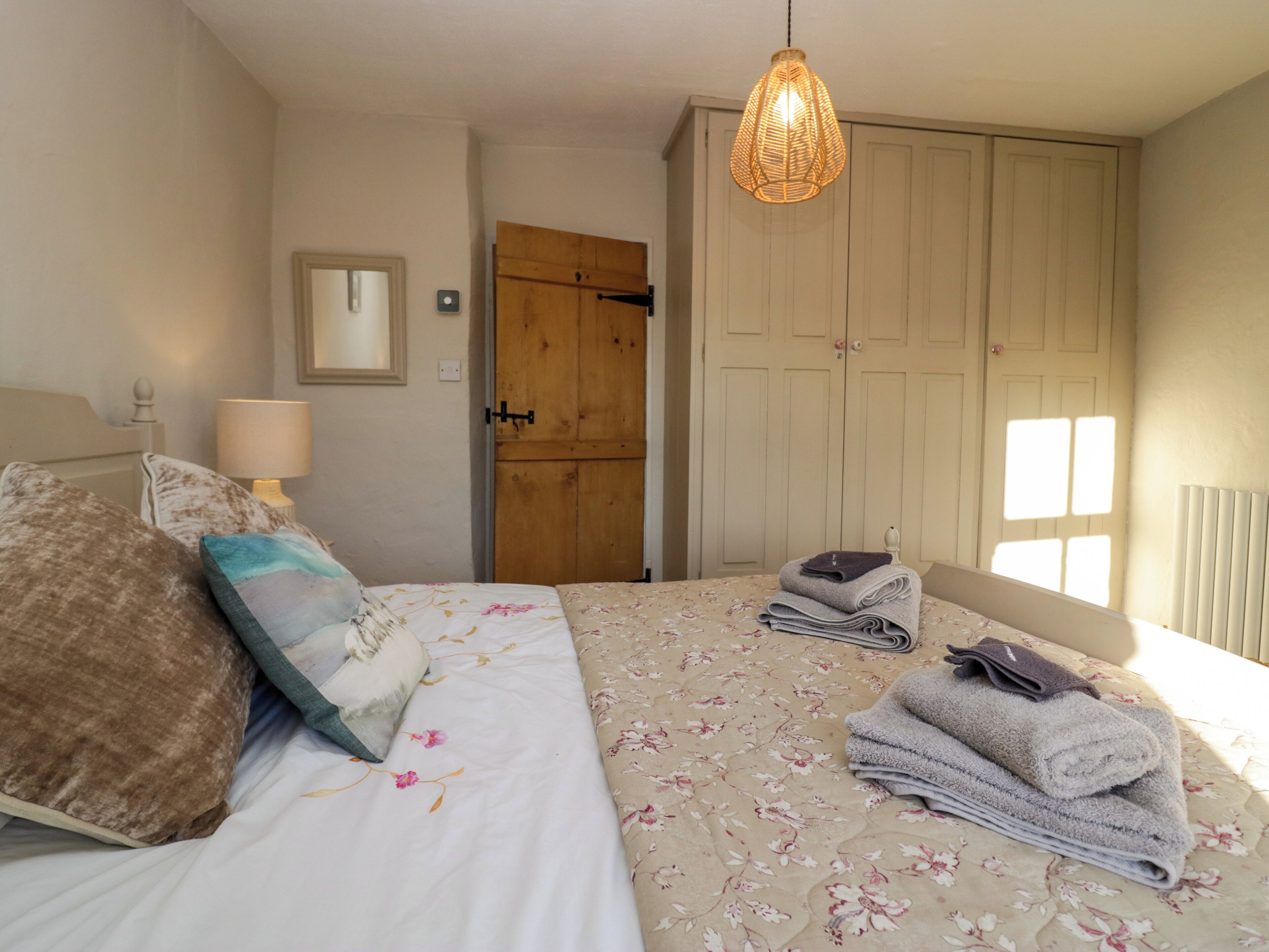 2 bedrooms, individually decorated, individually furnished, free WiFi