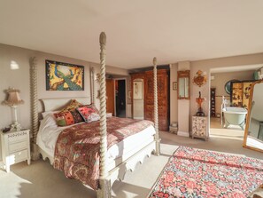 3 bedrooms, individually decorated, individually furnished, free WiFi