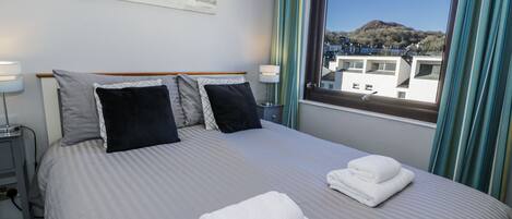 1 chambre, décoration personnalisée, ameublement personnalisé