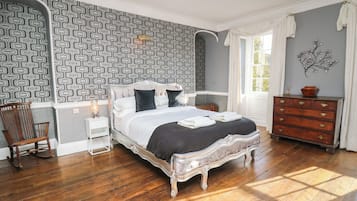 10 bedrooms, individually decorated, individually furnished, free WiFi