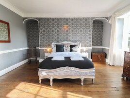 10 bedrooms, individually decorated, individually furnished, free WiFi