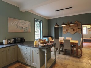 Dining - Llwynderw Hall (Llanwrtyd Wells)