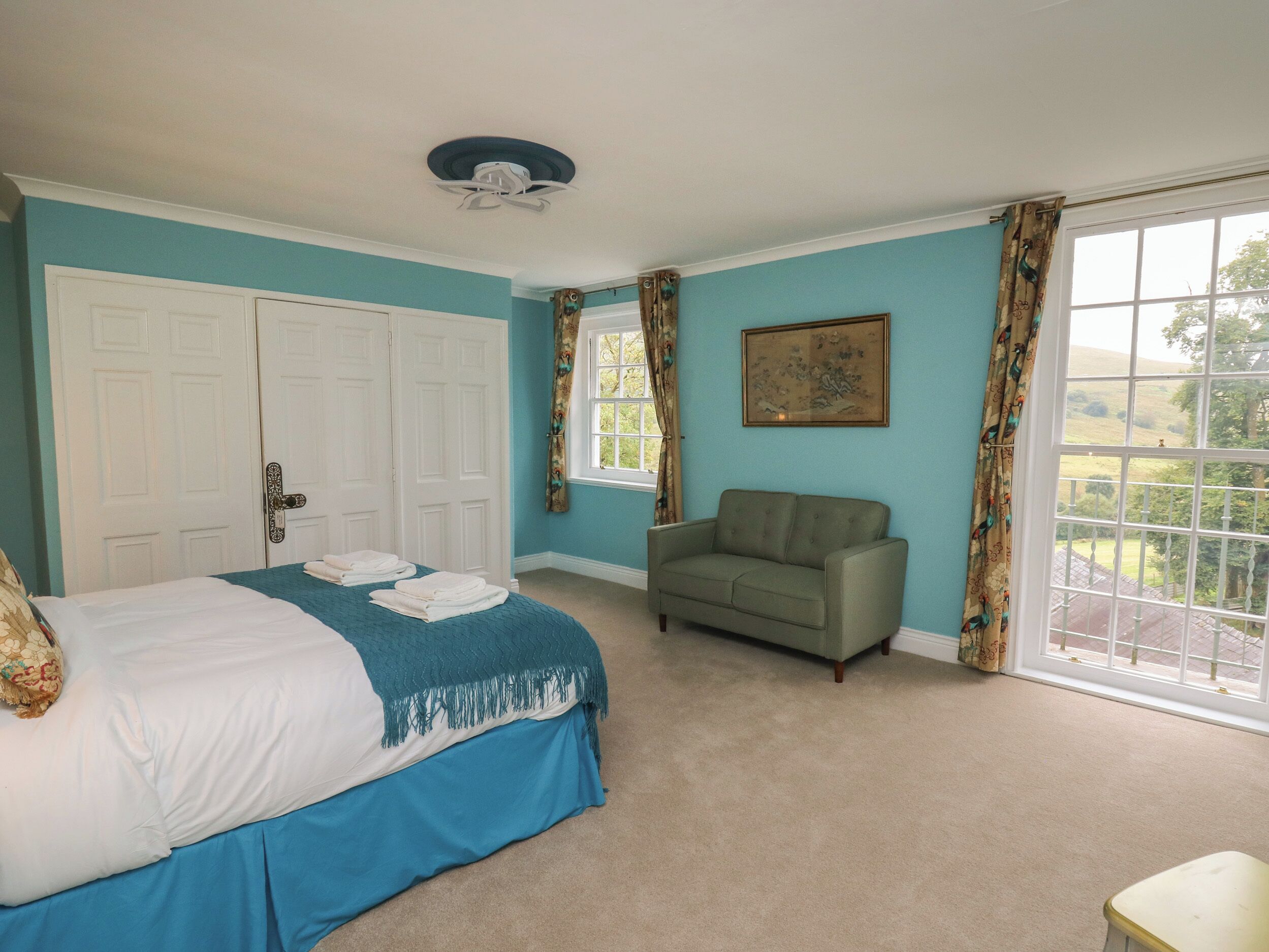 10 bedrooms, individually decorated, individually furnished, free WiFi