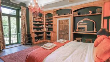 10 bedrooms, individually decorated, individually furnished, free WiFi