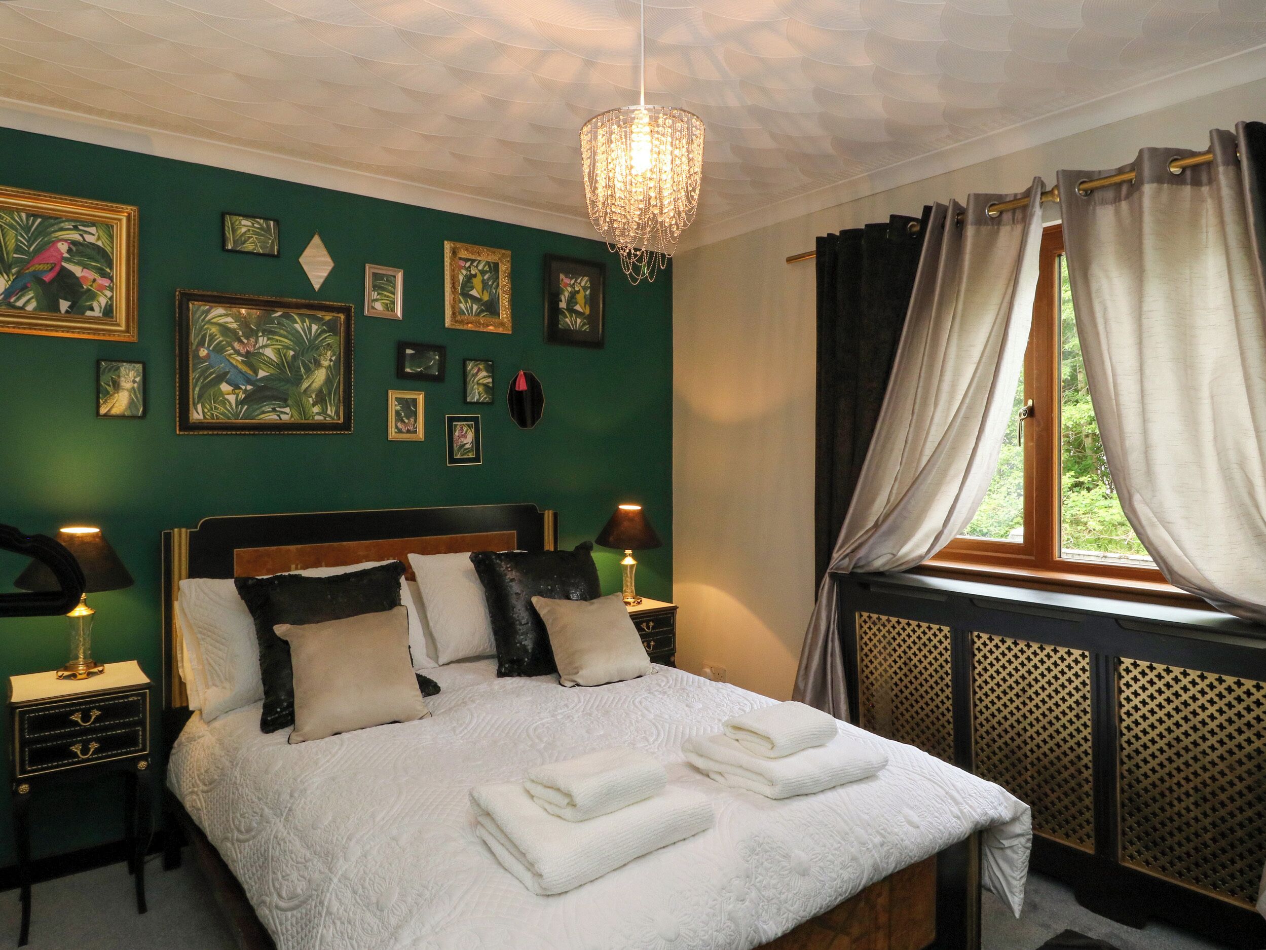 3 bedrooms, individually decorated, individually furnished, free WiFi