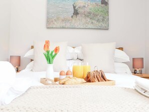 1 habitación, decoración personalizada y muebles diferentes 