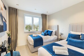 9 bedrooms, individually decorated, individually furnished, free WiFi - Joy Lane Mansion (Whitstable)