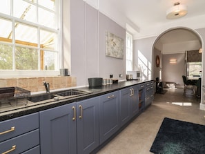 Fridge, dishwasher, electric kettle, toaster - Buckland House and Annex (Taunton)