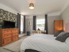 7 bedrooms, individually decorated, individually furnished, free WiFi - Buckland House and Annex (Taunton)