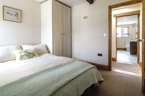2 bedrooms, individually decorated, individually furnished, free WiFi