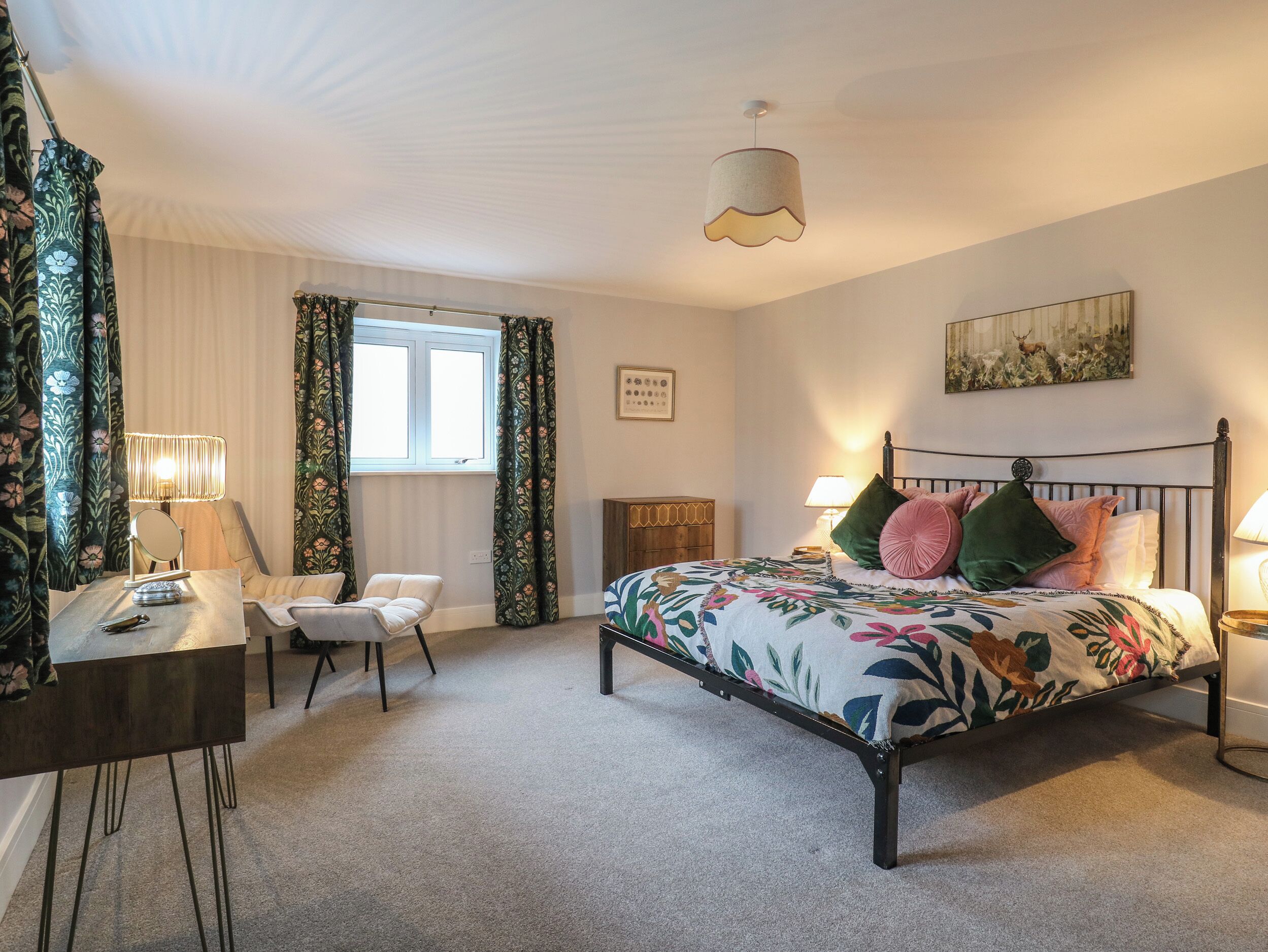 3 bedrooms, individually decorated, individually furnished, free WiFi