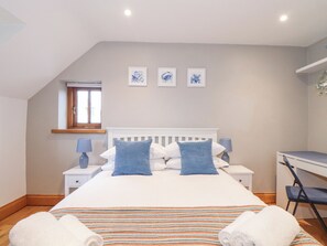 3 bedrooms, individually decorated, individually furnished, free WiFi - Splatt Barn (Wadebridge)