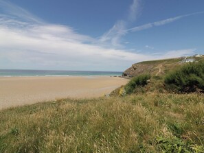 Beach nearby - Splatt Barn (Wadebridge)