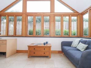 Living area - Splatt Barn (Wadebridge)