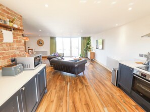 Interior - Heron's Den (Horncastle)