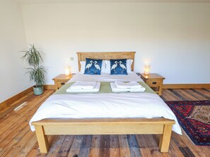 3 quartos, individualmente decorados, individualmente mobiliados