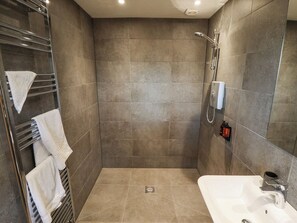 Shower - Heron's Den (Horncastle)