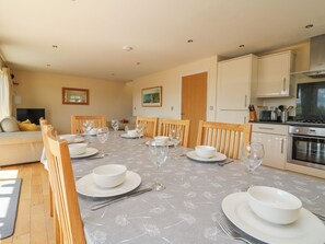 Dining - The Willows (St. Columb Major)