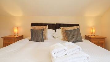 4 bedrooms, individually decorated, individually furnished, free WiFi