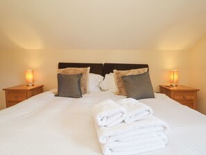 4 quartos, individualmente decorados, individualmente mobiliados