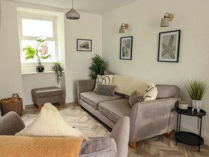 Living area - 1 Mona Terrace (Holyhead)