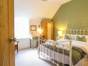 Cottage | 2 bedrooms, individually decorated, individually furnished, free WiFi