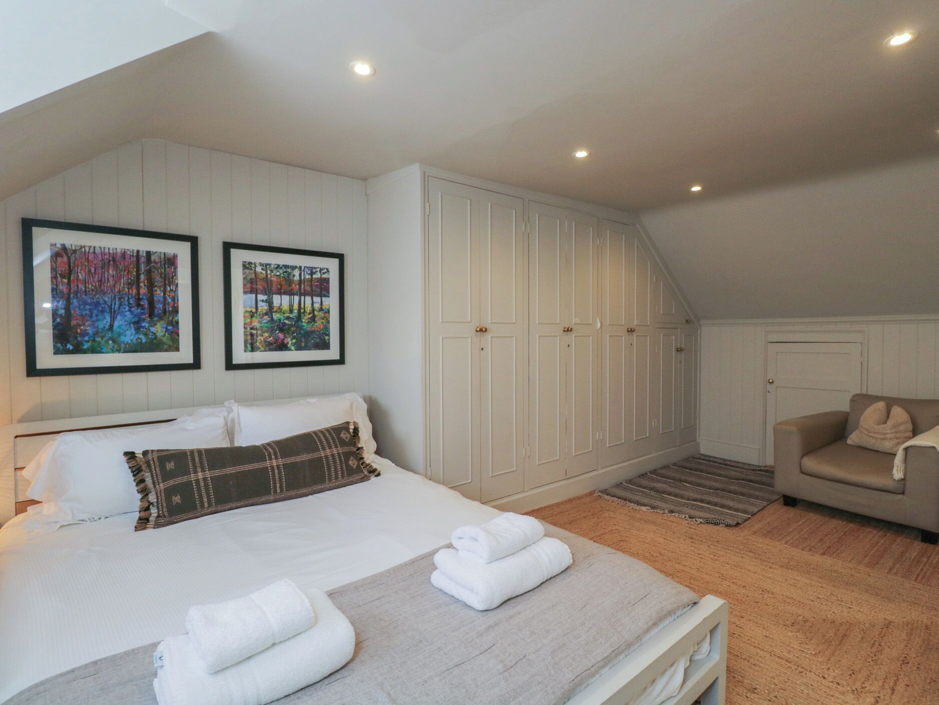 5 bedrooms, free WiFi, individually decorated, individually furnished