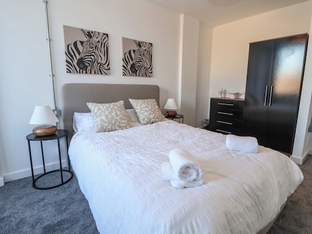 2 bedrooms, individually decorated, individually furnished, free WiFi