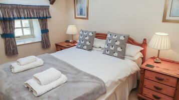 2 bedrooms, individually decorated, individually furnished, free WiFi