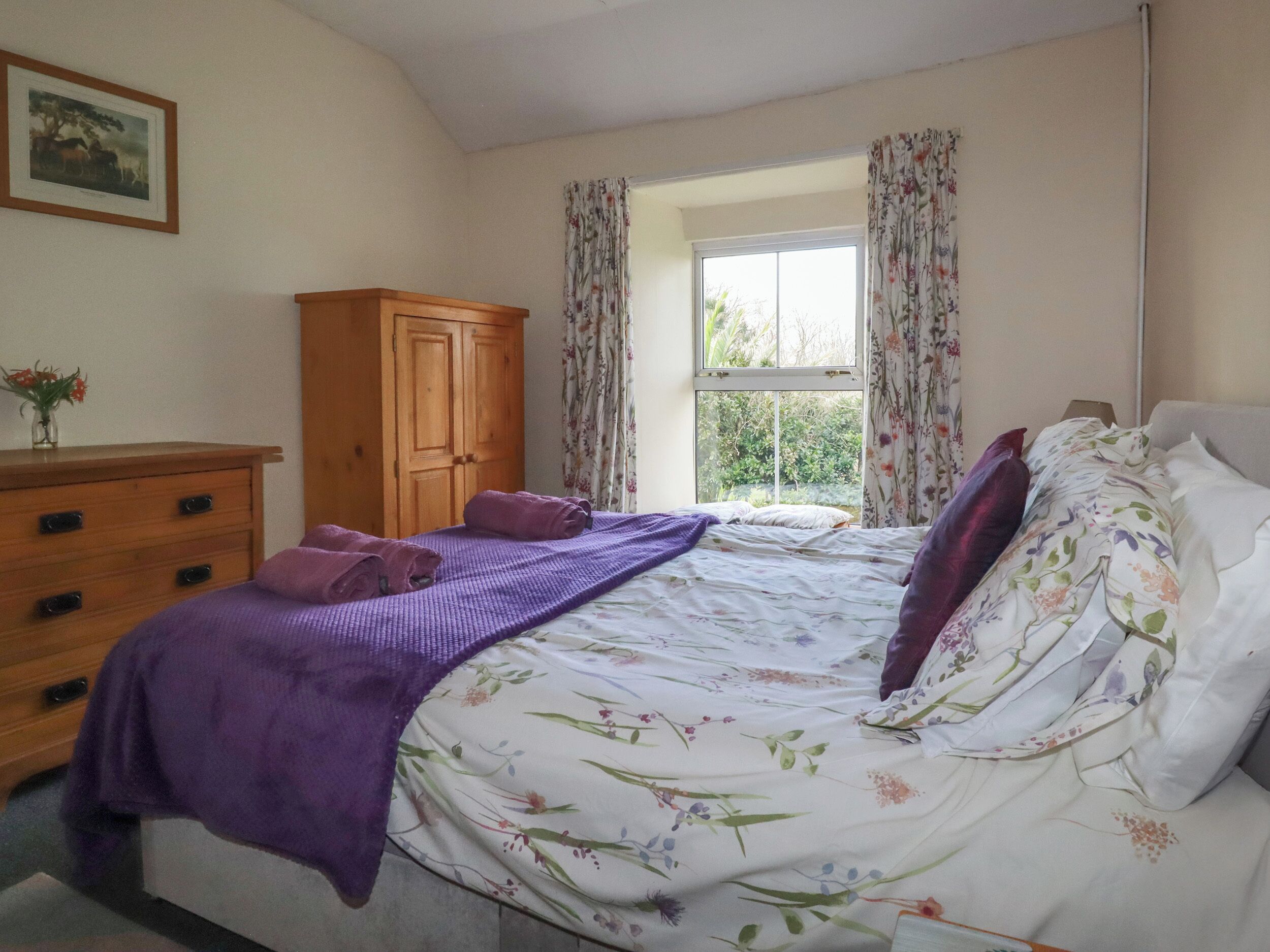 2 bedrooms, individually decorated, individually furnished, free WiFi