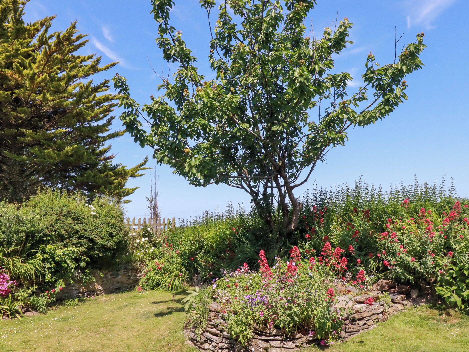 Cottage | Property grounds