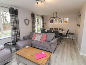 Living area - Lewis Lodge (Gunnislake)