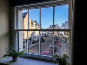 Interior - The Yardarm (Swanage)