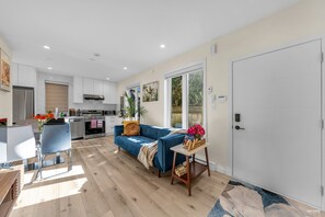 Interior - Most Private & Spacious 2 Bed/1 Full Bathroom Laneway House (Vancouver)