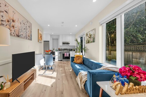 Most Private & Spacious 2 Bed/1 Full Bathroom Laneway House