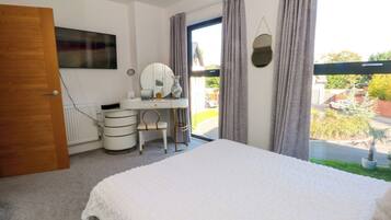 7 bedrooms, individually decorated, individually furnished, free WiFi