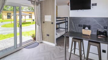 2 bedrooms, individually decorated, individually furnished, free WiFi