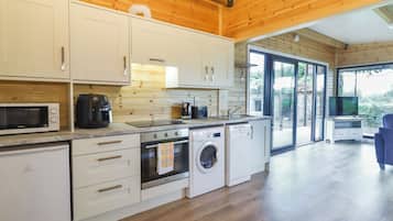 Dishwasher, cookware/dishes/utensils