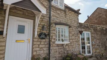 Cottage | Exterior detail